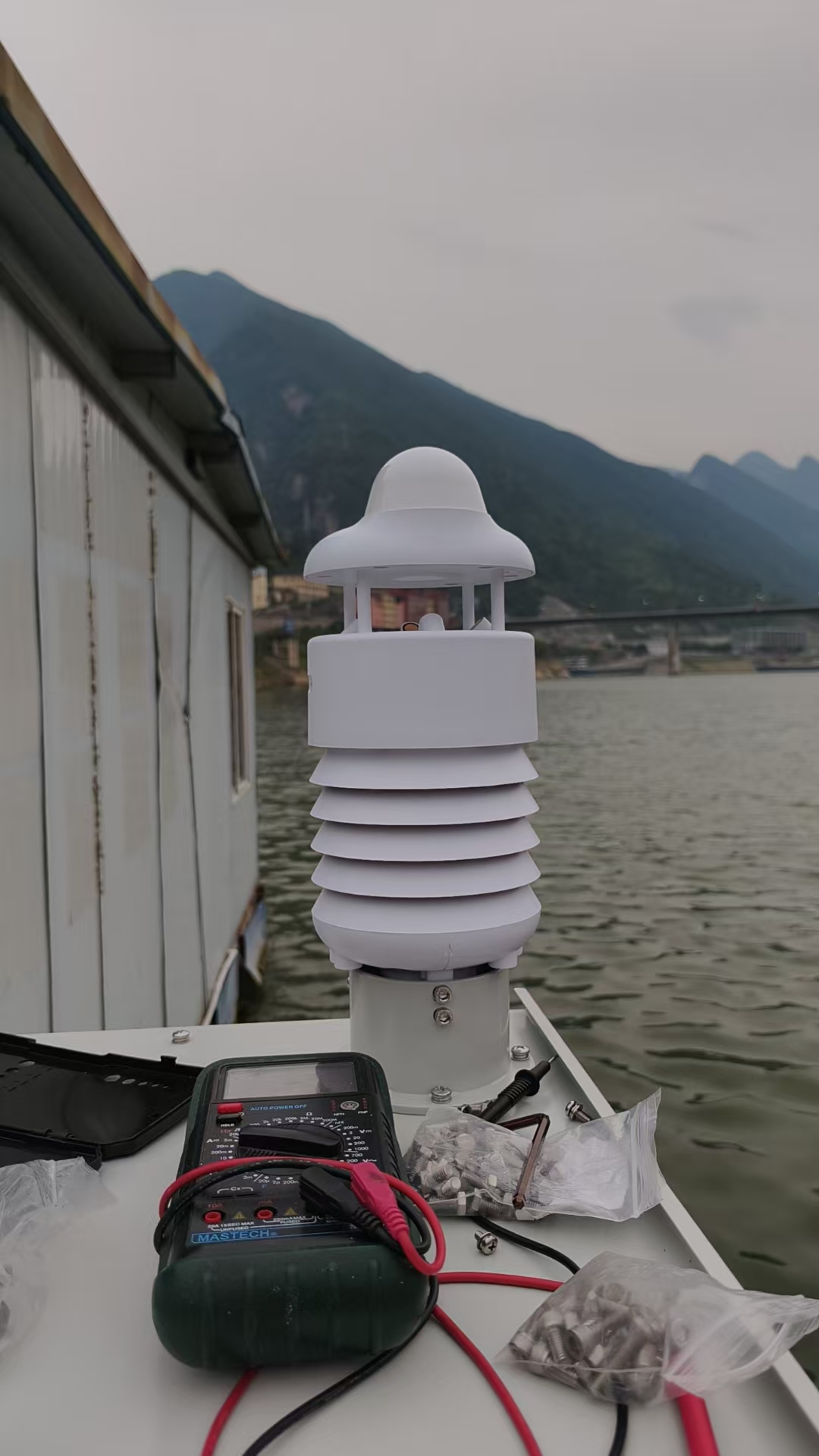 Enhanced Hydrological Safety: The SenseCAP S700-C is deployed alongside a critical watershed to monitor flash flood and landslide risks. Its ability to measure liquid rainfall as well as snow ensures more accurate predictive water modeling for smart city disaster prevention.