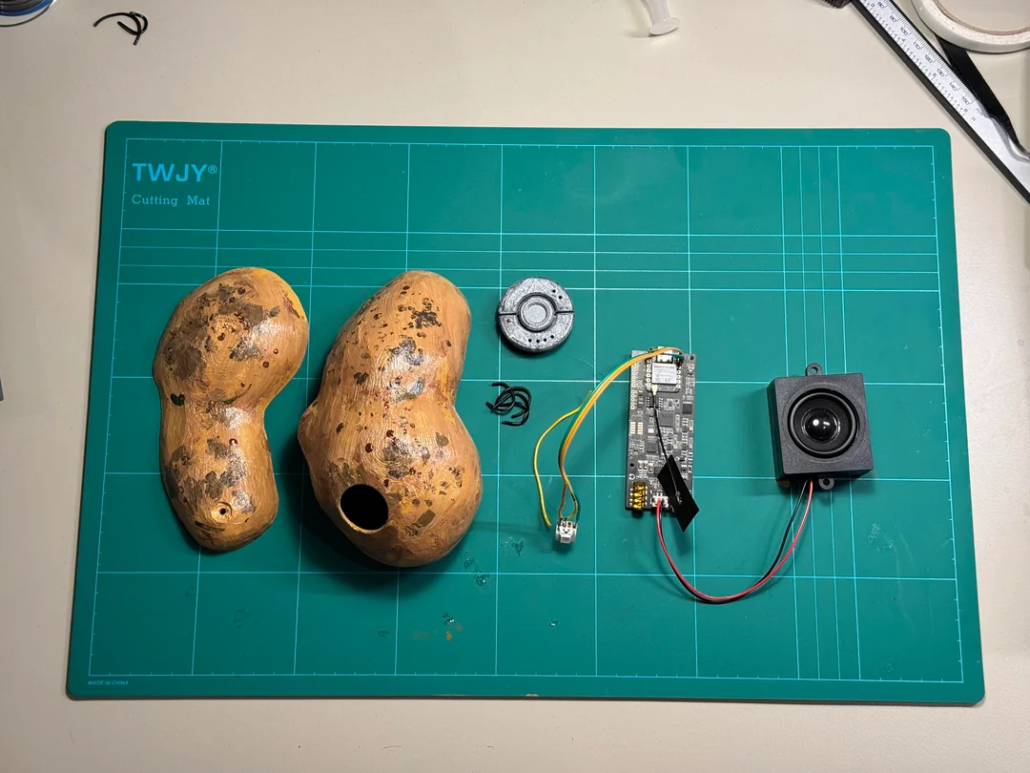 Creative DIY Smart Speaker Potato GLaDOS