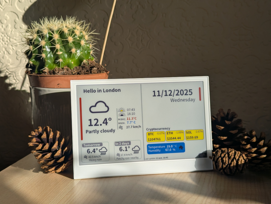 smart home dashboard with calendar made with reTerminal E1002