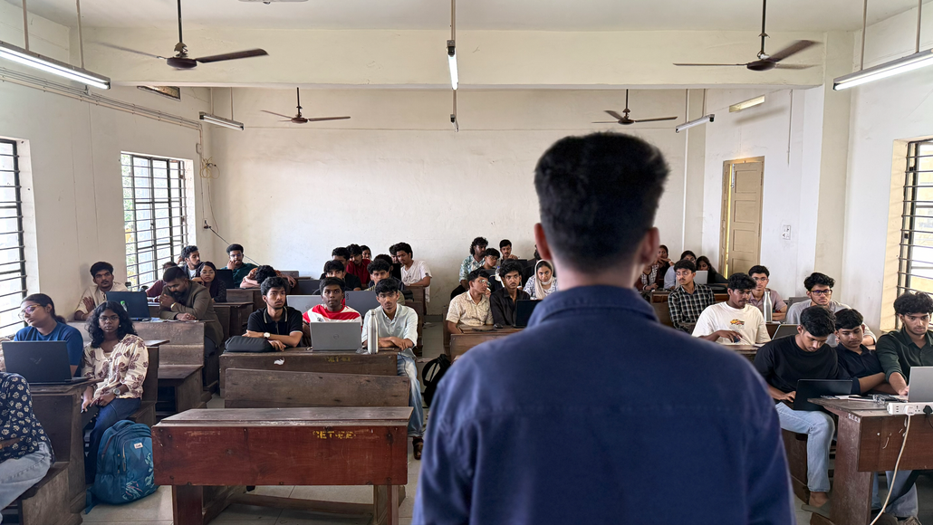 Abhinav Krishna leading the TinyML Workshop session at CET